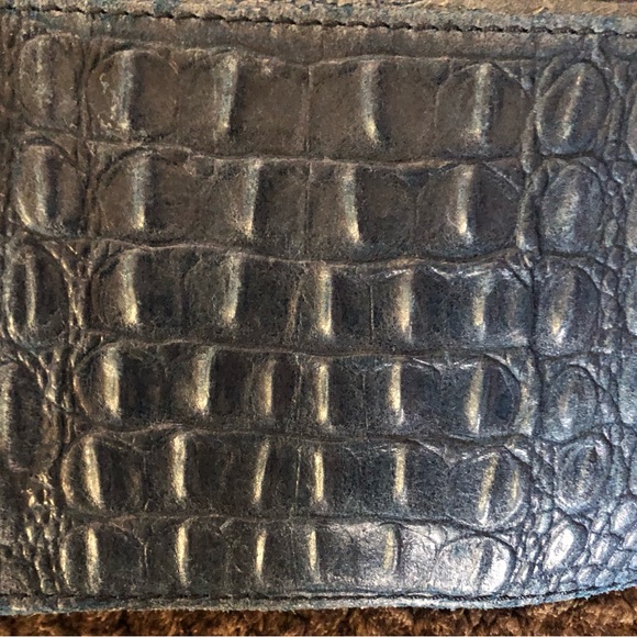 Beautiful beautiful alligator embossed suede and leather handbag - Picture 3 of 6